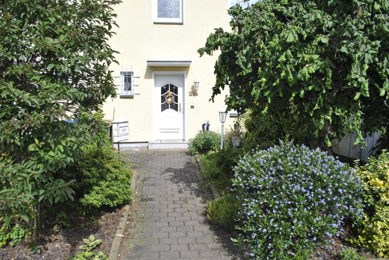 Gemuetliche Zimmer Im Einfamilienhaus โคโลญ ภายนอก รูปภาพ