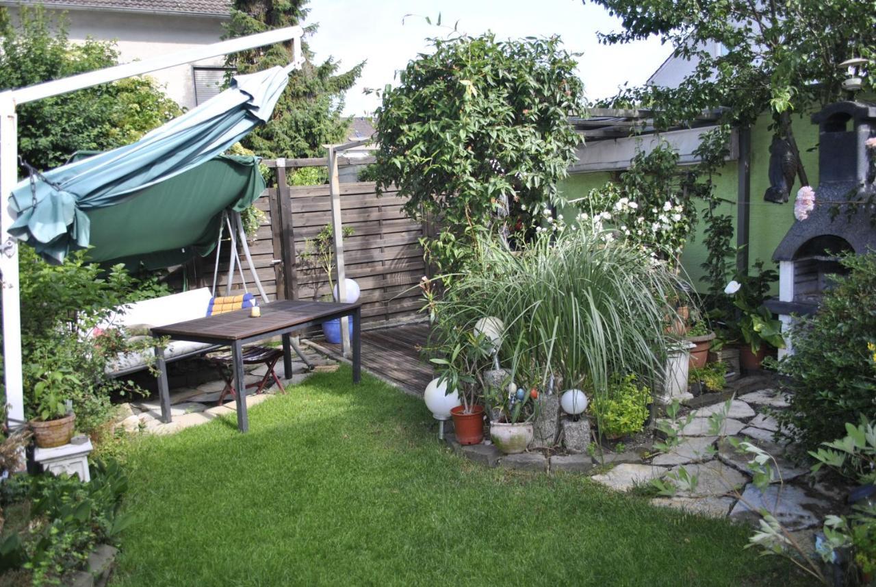 Gemuetliche Zimmer Im Einfamilienhaus โคโลญ ภายนอก รูปภาพ
