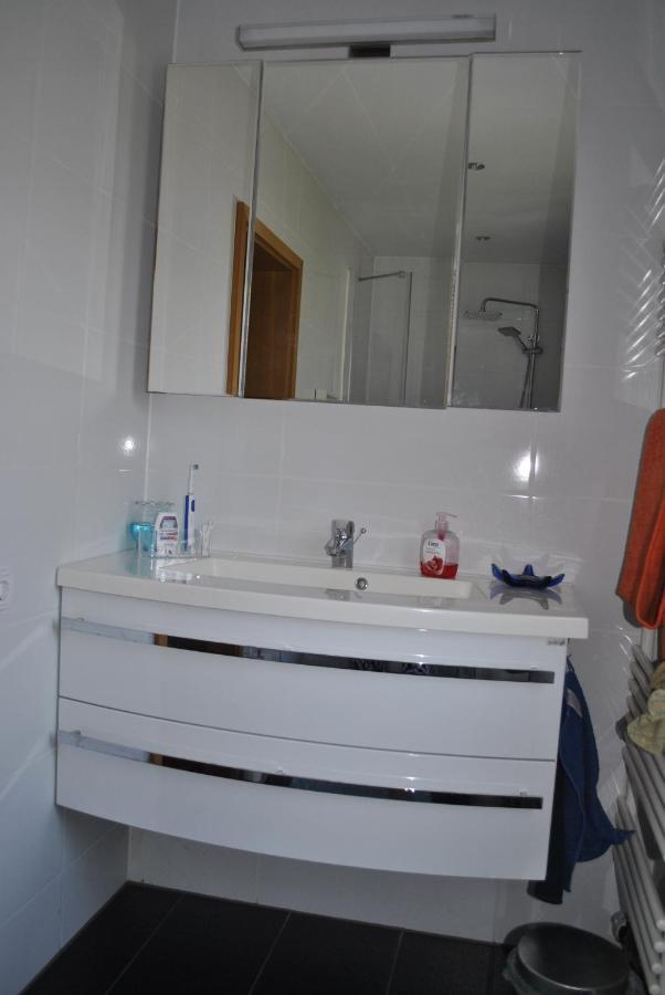 Gemuetliche Zimmer Im Einfamilienhaus โคโลญ ภายนอก รูปภาพ