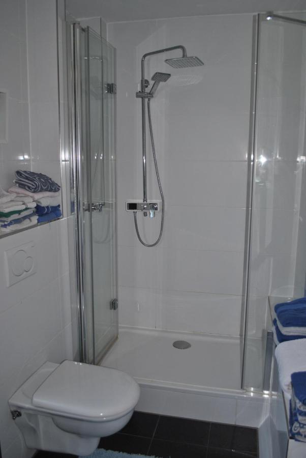 Gemuetliche Zimmer Im Einfamilienhaus โคโลญ ภายนอก รูปภาพ